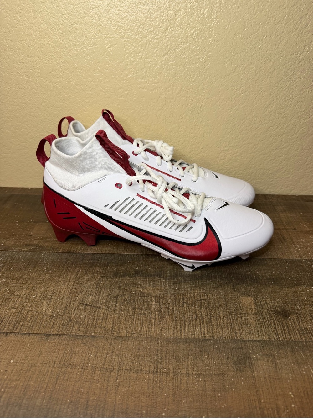 Nike Vapor Edge Pro 360 2 TB P “White Team Crimson”
- Size 12.5 Men.